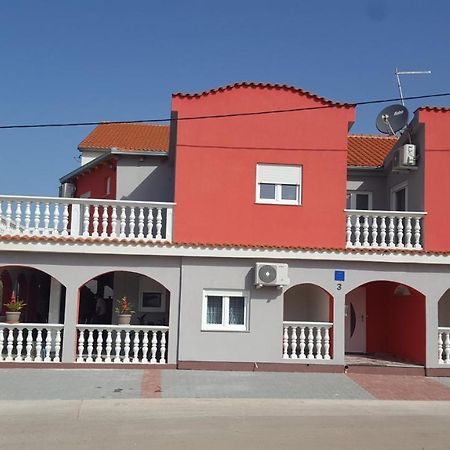 Apartments Megi Biograd Na Moru Esterno foto