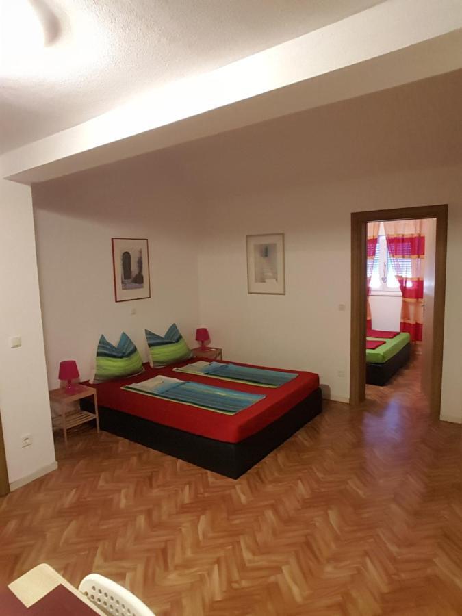 Apartments Megi Biograd Na Moru Esterno foto