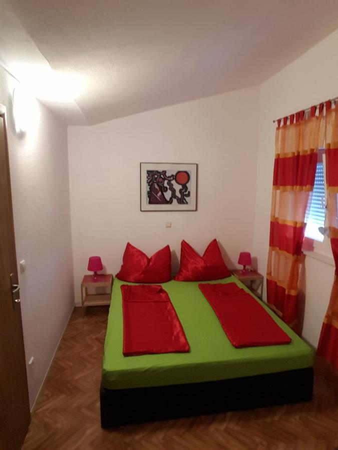 Apartments Megi Biograd Na Moru Esterno foto