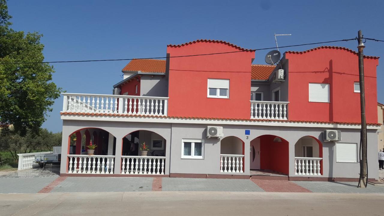 Apartments Megi Biograd Na Moru Esterno foto